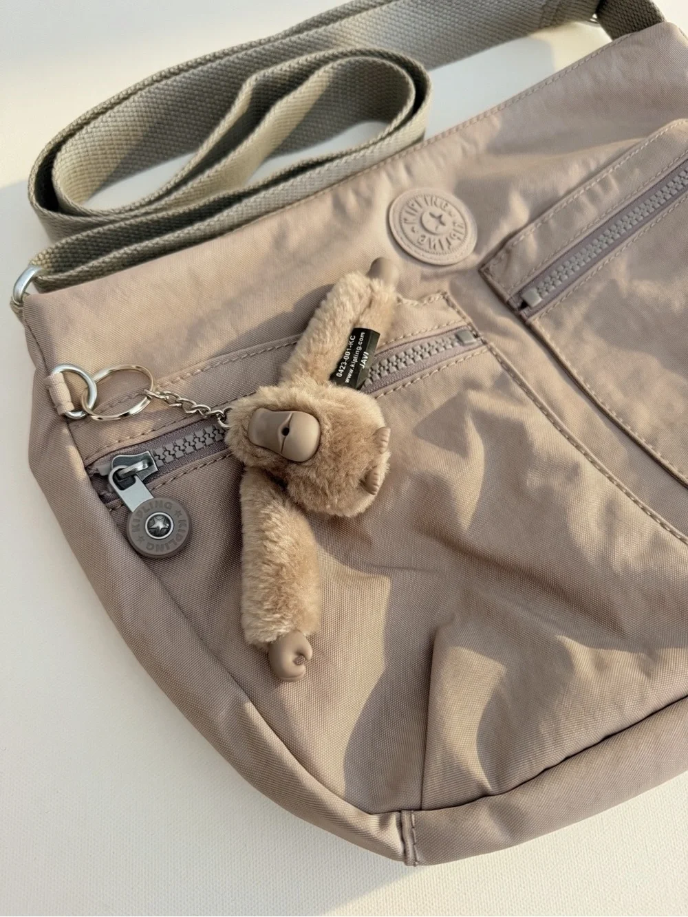 Kipling Classic Crossbody Shoulder Bag in Grey